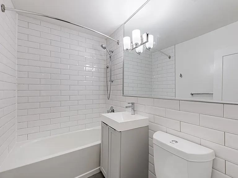 1903 Bayview Ave — Photo 11
