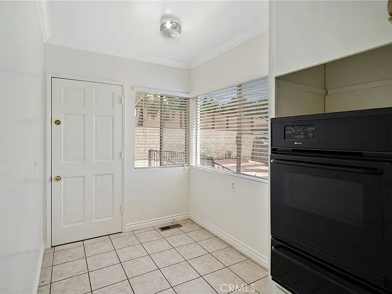 21816 Providencia St — Photo 23
