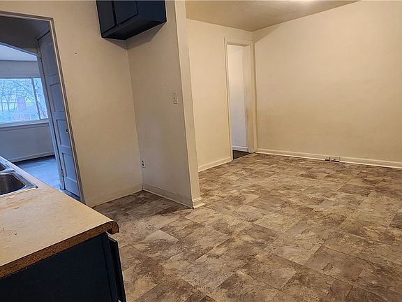 4th image of 1116 Woodbine St