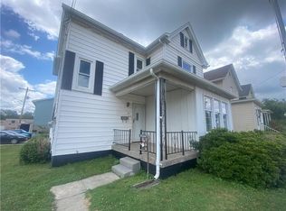 202 S 3rd St, Youngwood, PA 15697