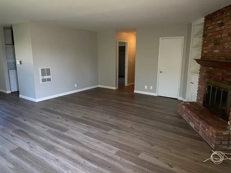 2542 Price Dr — Photo 4