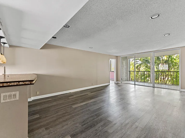 4080 Tivoli Ct #202 — Photo 6
