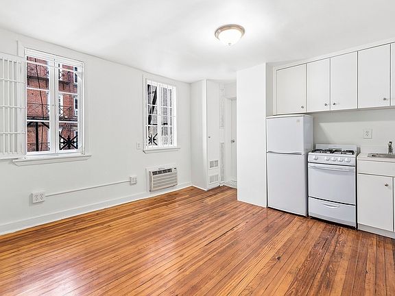 4th image of 5 Minetta St APT 3A