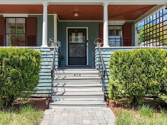 5th image of 414 Kenoza Ave