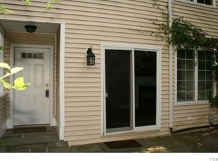 3 Deerfield St, Fairfield, CT 06825