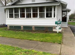 712 Blue Cut Rd, Newark, NY 14513