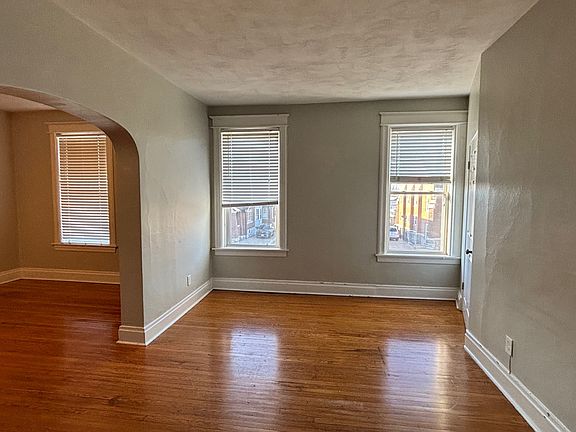 5th image of 6225 Victoria Ave #2F