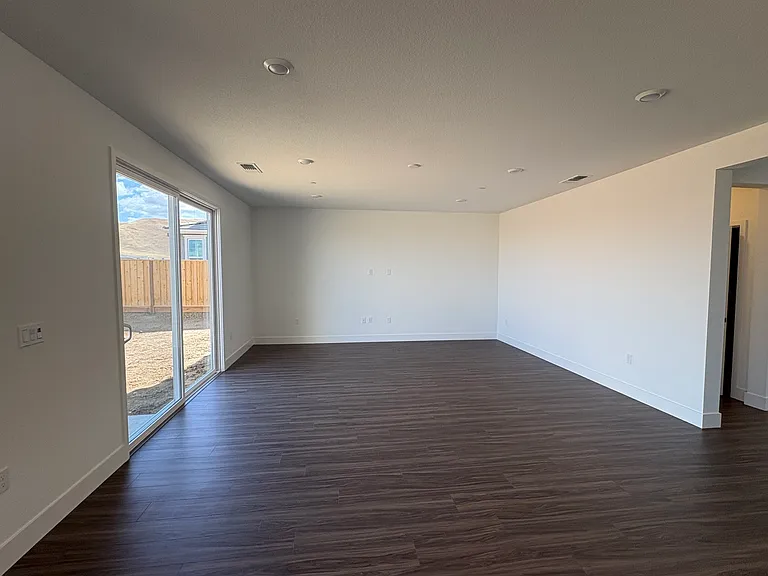 7966 Lamplight Dr — Photo 14