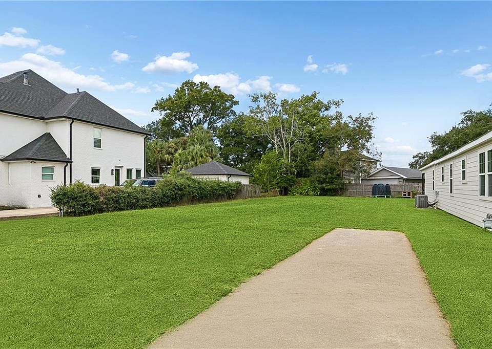 1st image of 524 Posey Ave