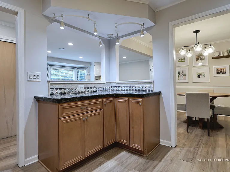 510 W Miner St #1D — Photo 5