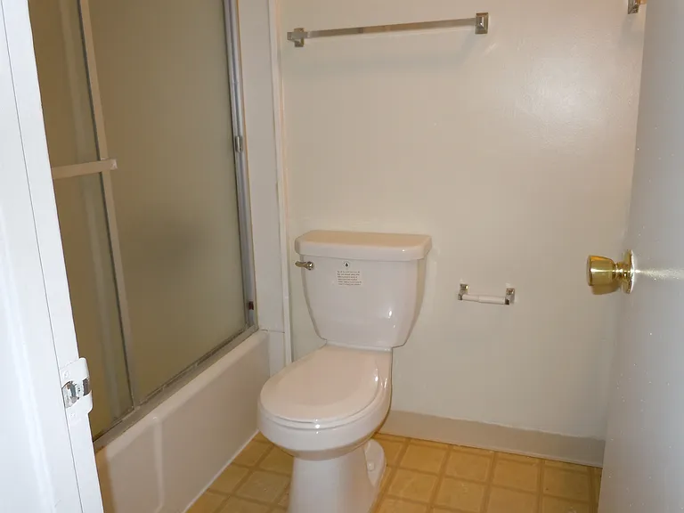 18531 Dearborn St #16 — Photo 6