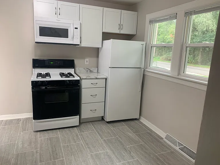 4014 Park Ave — Photo 8