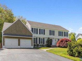 509 Stony Brook Ln, Wyckoff, NJ 07481