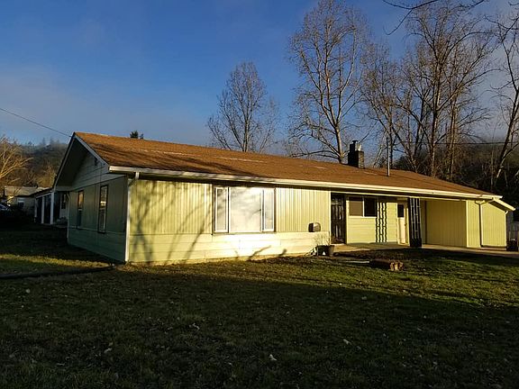 2nd image of 1557 NE Flagstaff St
