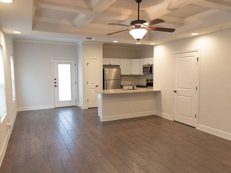 6307 Melanzane Ave #1 — Photo 4
