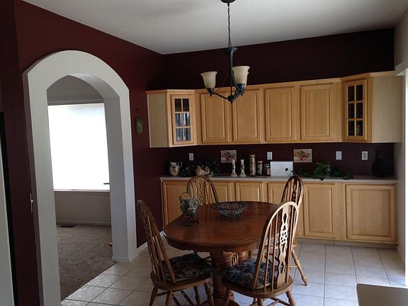 breakfast room