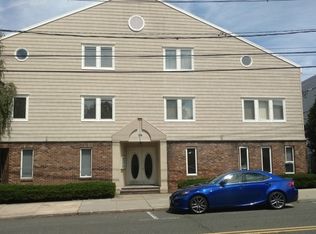 176 Chestnut St APT 301, Nutley, NJ 07110