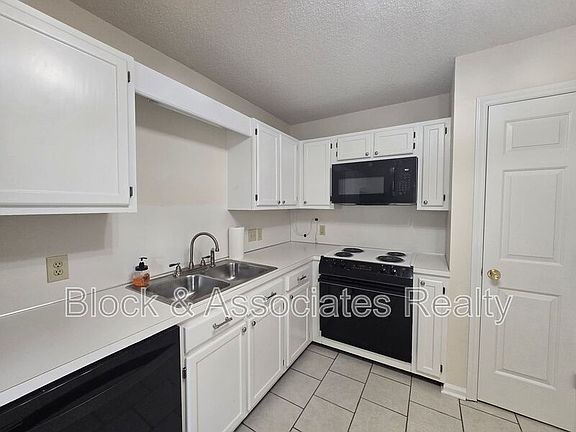 5th image of 110 Westbrook Ct