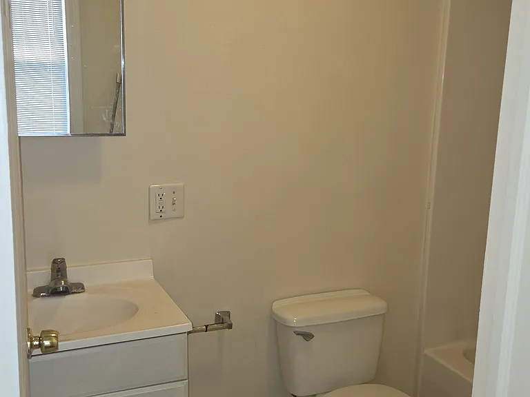 186 Sherman Ave #C — Photo 7