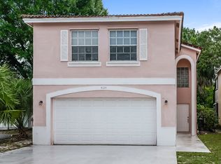 4124 Pine Hollow Cir, Greenacres, FL 33463