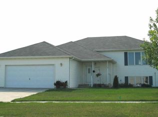 5297 10th Ave N, Grand Forks, ND 58203