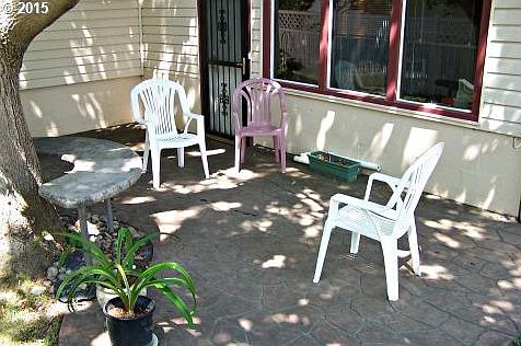 2nd image of 2614 1st St