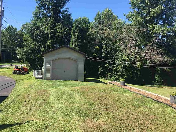 3rd image of 74 River Dr