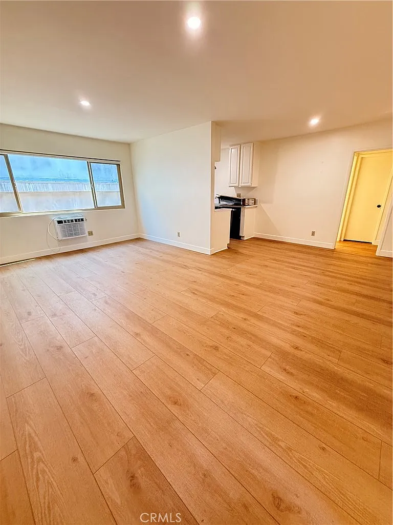 1 bed, 650 sqft, $2,350 — Photo 2
