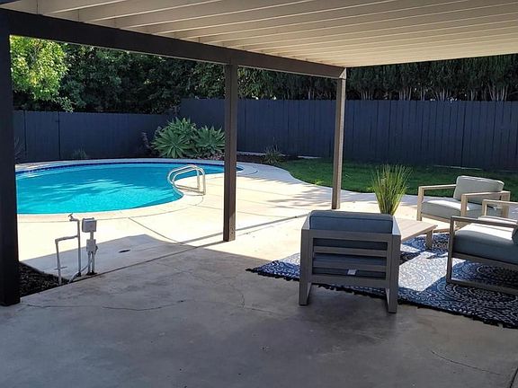 pool fence installed, can be removed