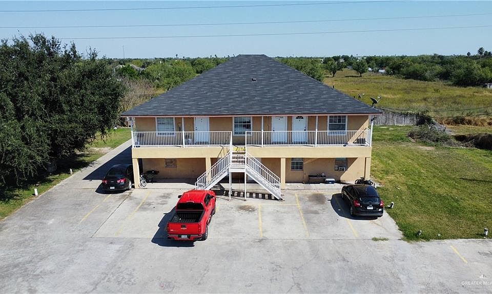 1st image of 3304 N Palm Leaf Cir
