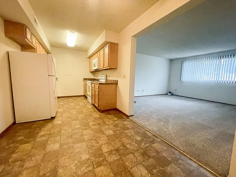 Vista Apartments — Photo 6