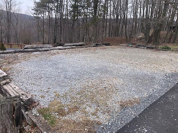 4th image of 132 Foust Dr