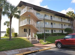 1022 Manatee Rd APT D201, Naples, FL 34114