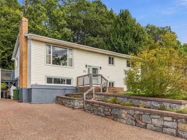 75 Kaye St, Lower Sackville, NS B4C 1M8