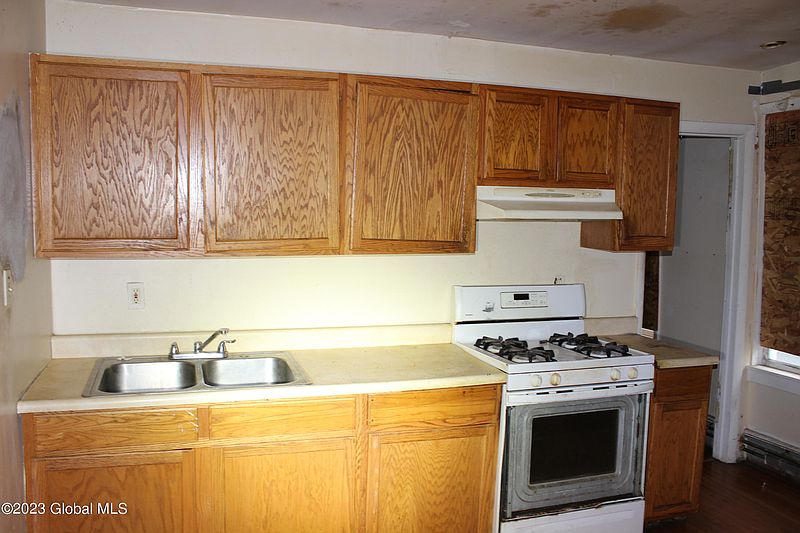 5th image of 356 2nd Street