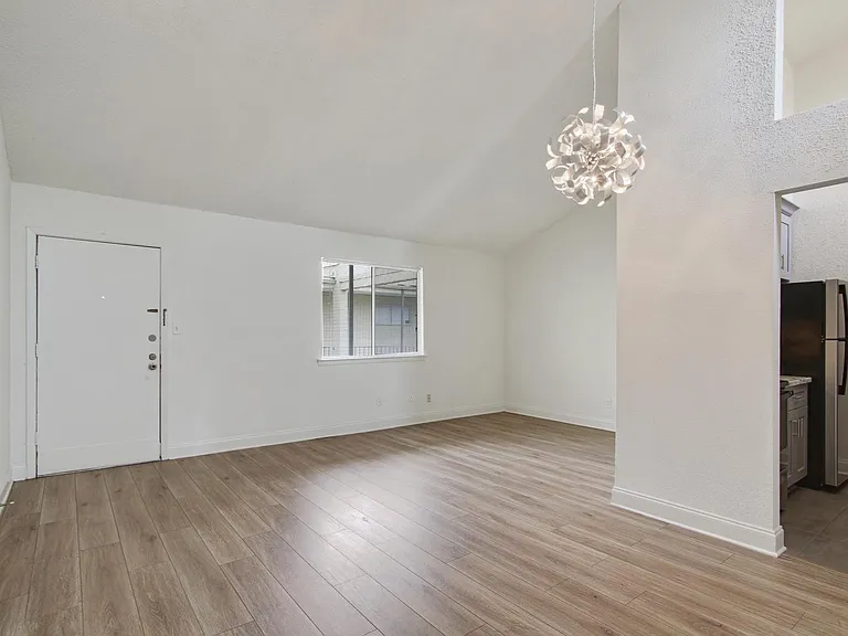 2255 Saint Charles Ave #1 — Photo 6