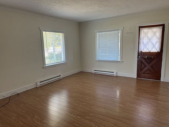 2nd image of 521 S Race St