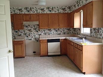 4th image of 3500 Amos Dr