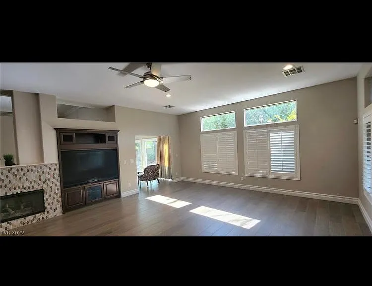 488 Rapid Falls St — Photo 3