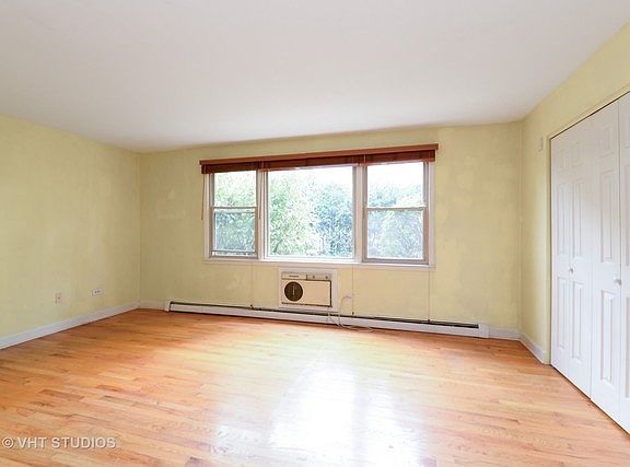 2nd image of 1534 W Farwell Ave APT 1B