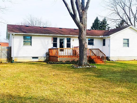 3rd image of 736 Birchwood Dr