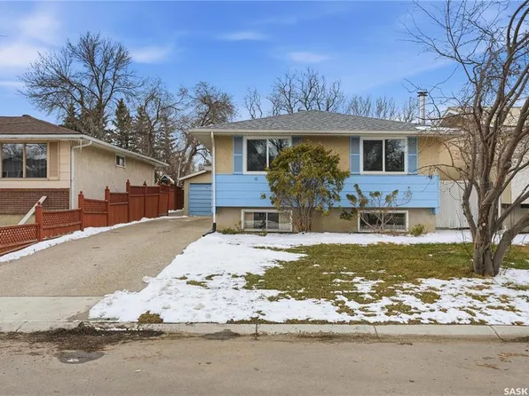 15 Turner Cres, Regina, SK S4N 4P7
