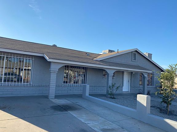 3rd image of 2030 N 51st Dr