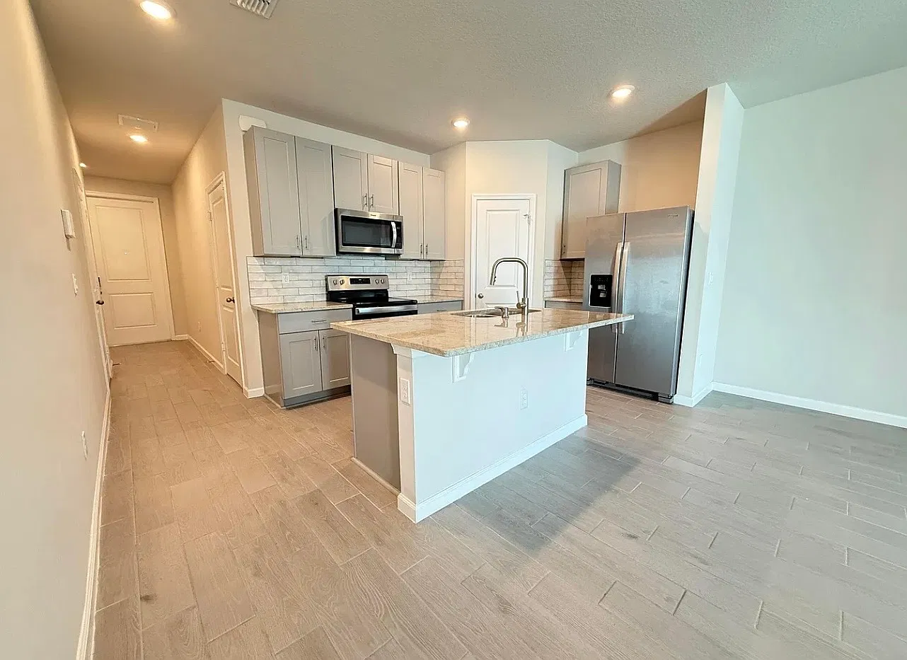 3 bed, 1454 sqft, $3,400 — Photo 4