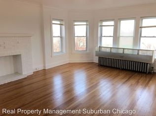 8940 Lavergne Ave APT 3, Skokie, IL 60077