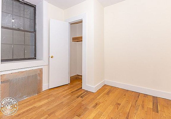 4th image of 349 Franklin Ave