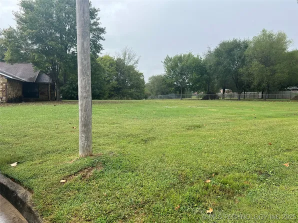 1210 Turner Pl, Muskogee, OK 74403
