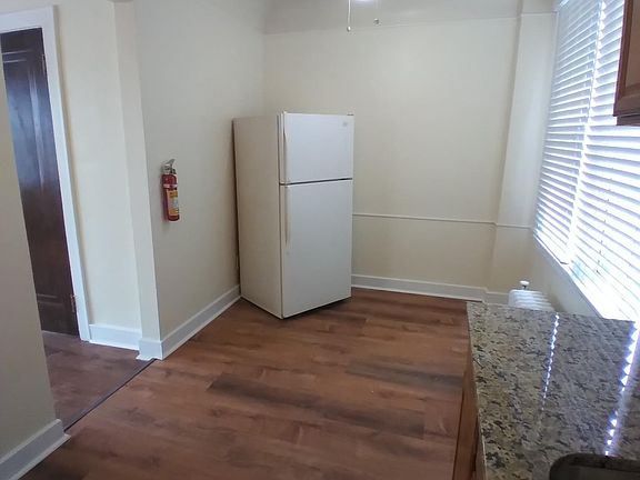 2nd image of 808 N Main St APT 202