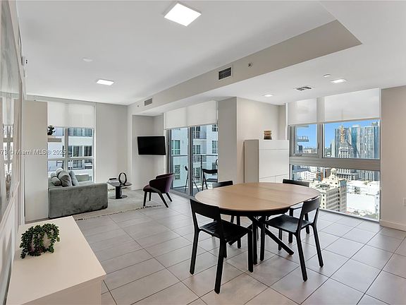 3rd image of 227 NE 2nd St Unit 3002