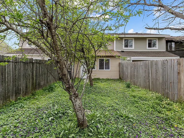 405 Falling Ln #1 — Photo 15